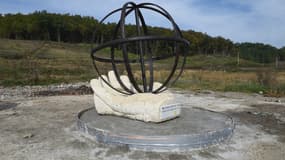 Le monument en hommage à Rémi Fraisse