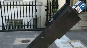 Certains voleurs percuteraient les horodateurs avec leur véhicule avant de récupérer la monnaie avec un aspirateur.