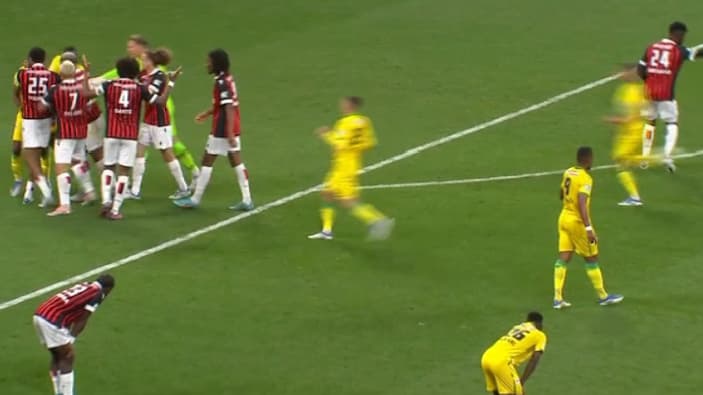 Début de bagarre entre Nice et Nantes, le 7 mai 2022 Début de bagarre entre Nice et Nantes, le 7 mai 2022