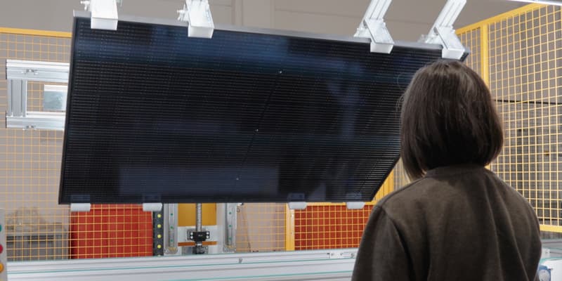 Solarcells est une société luxembourgeoise qui mise sur la production locale et le contrôle qualité, pour garantir à ses clients une conception de panneaux photovoltaïques parmi les meilleures du marché. 