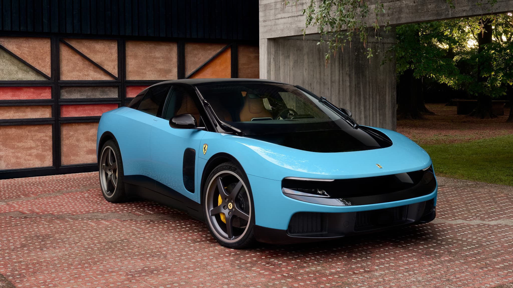 Rüyalarındaki Ferrari'yi almak için bazı müşteriler sevmedikleri elektrikli Ferrari'yi satın alıyor