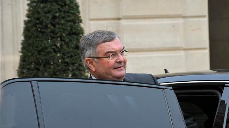 Michel Mercier, ministre de la Justice, quitte l'Elysée après le conseil des ministres. Le gouvernement a présenté mercredi en conseil des ministres de nouvelles mesures contre la récidive qui prennent un relief particulier après le viol et le meurtre d'u