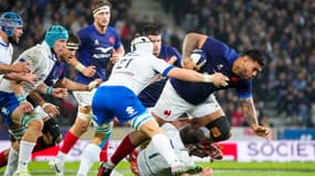 Romain Taofifenua avec les Bleus du XV de France face à l'Italie, le 25 février 2024.