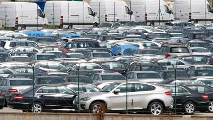 La consommation des ménages français en produits manufacturés a fortement augmenté, de 2,8%, en novembre après une baisse de 0,6% (révisée) en octobre, toujours dopée par la prime à la casse automobile, montrent les chiffres publiés jeudi par l'Insee. /Ph
