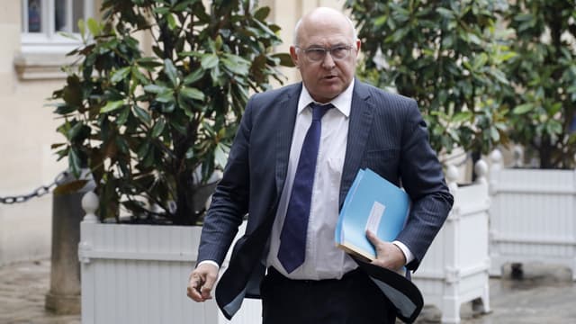 Michel Sapin 'ne pense pas" que les grèves auront des "effets globaux" sur l'activité économique.