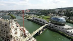 Une nouvelle passerelle piétonne va relier l'île Seguin à la future gare Pont de Sèvres de la ligne 15. 