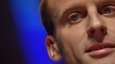 Emmanuel Macron, lors de son premier grand meeting en tant que candidat à l'élection présidentielle, a prôné pour le retour de la "police de proximité"