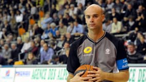L'arbitre formateur référencé à la Fédération française de basket-ball (FFBB), Johann Jeanneau en 2010.
