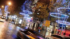 L'illumination des Champs-Elysées représente un budget d'environ un million d'euros.