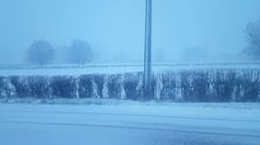 Nord : chutes de neige à Landrecies - Témoins BFMTV