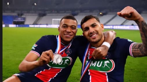 Kylian Mbappé avec Leandro Paredes avec la finale de la Coupe de France. Kylian Mbappé avec Leandro Paredes avec la finale de la Coupe de France.
