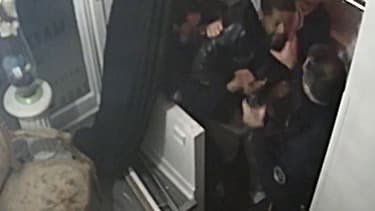 Images de vidéosurveillance des studios de Michel Zecler