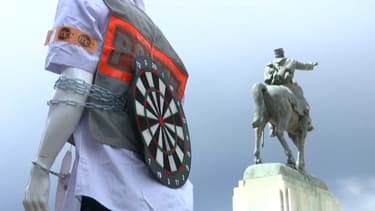 La police prise pour cible? C'est ce que dénonçaient les manifestant à Paris ce samedi.