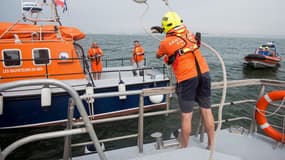 La SNSM a passé commance incluant une tranche ferme de cinq ans portant sur la réalisation de 35 bateaux pour un montant de 25 millions d’euros, et une tranche optionnelle similaire. Soit en tout 70 bateaux sur 10 ans.