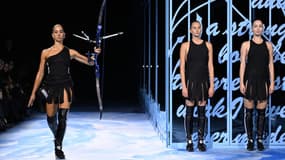 Dior met le sport à l'honneur dans son défilé printemps-été 2025 à la Fashion Week de Paris 