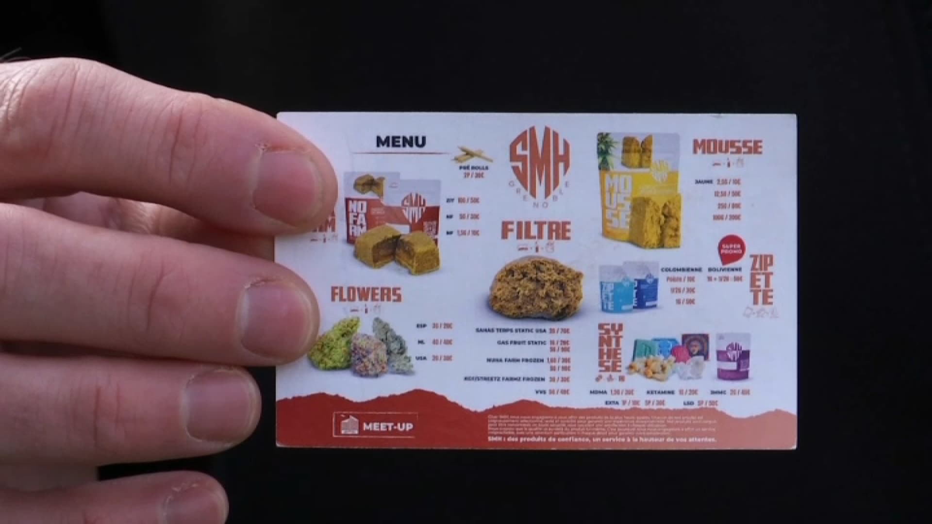 En Isère, les dealers font leur publicité en distribuant des prospectus dans les boîtes aux lettres.