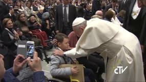 Pape François: en 2016, il avait rencontré Flavian, petit garçon de 9 ans atteint d'une forme grave d'épilepsie
