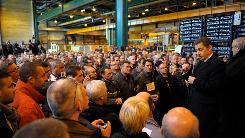 Lors d'une visite de l'usine avant un meeting électoral à Poitiers, Nicolas Sarkozy a annoncé lundi la reprise de la Fonderie du Poitou-Aluminium (FDPA), un fabriquant de culasses en liquidation judiciaire, par l'équipementier automobile lyonnais Saint-Je