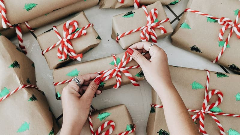 Ces adultes qui ne se font plus de cadeaux de Noël: "Si c'est pour offrir du Shein, ce n'est pas la peine"