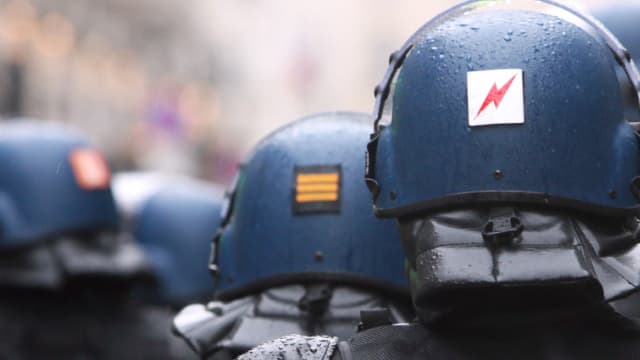 La voiture était garée sur l'A75 depuis quelques temps mais les bonbonnes, elles, n'ont été déposées que récemment.