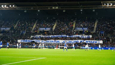 Des banderoles pro-direction déployées par des supporters de Strasbourg contre l'OM, le 26 septembre 2025