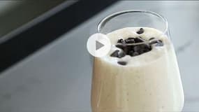 Faire un milkshake onctueux à la banane et à la noix de coco : une boisson rafraîchissante et ultra succulente !