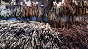 Différents types de saucissons présentés avant l'ouverture du salon de l'agriculture à Paris en 2016