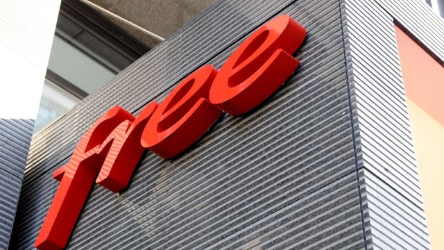 Le gouvernement a inscrit les recettes attendues des cessions de fréquences 700 MHz aux opérateurs mobiles, soit 2 milliards d'euros, au budget 2015 de la Défense, pour financer la loi de programmation militaire.