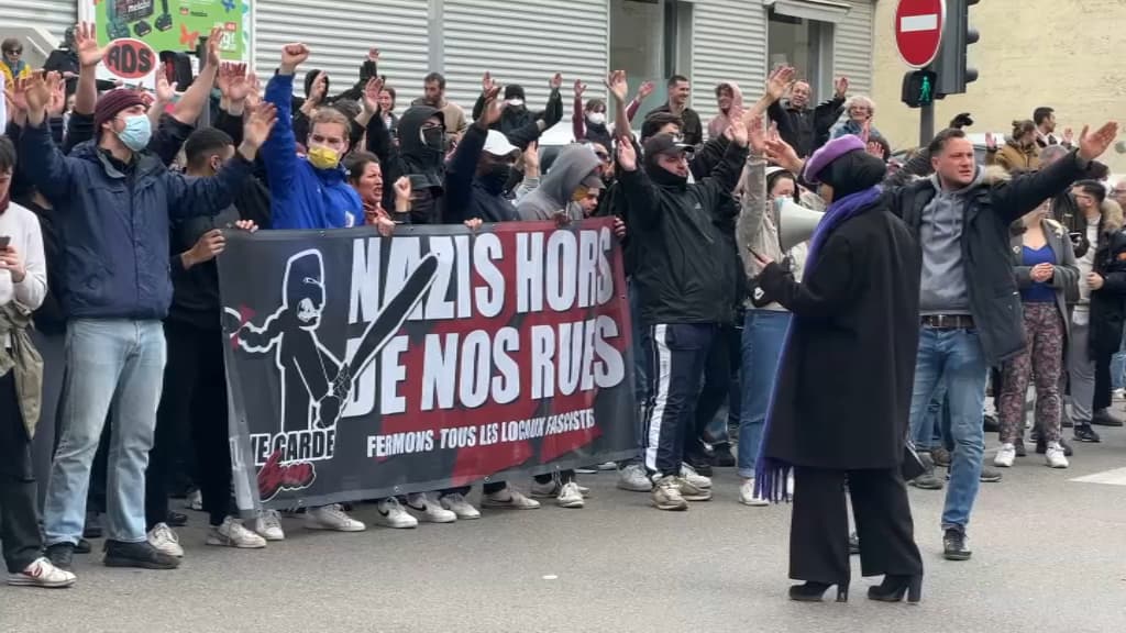 Près de 200 personnes manifestent contre la venue d'Éric Zemmour.