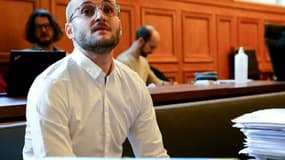 Maxime Beux, lors de l'ouverture du procès du policier accusé de l'avoir frappé à coups de matraque, au tribunal de Assises à Reims le 4 octobre 2022