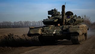 Un char russe près de Bakhmout, dans la région du Donetsk, en Ukraine, le 30 novembre 2022