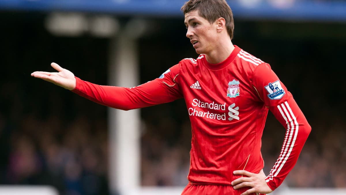 Fernando Torres désabusé face à Everton en octobre 2010 à Goodison Park, une défaite 2-0 de Liverpool Fernando Torres désabusé face à Everton en octobre 2010 à Goodison Park, une défaite 2-0 de Liverpool