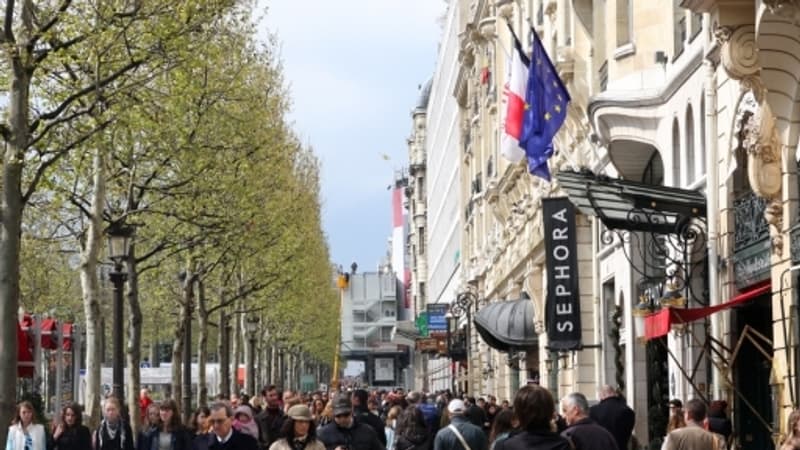 Fréquentation record pour les Champs-Élysées, troisième artère commerçante d'Europe