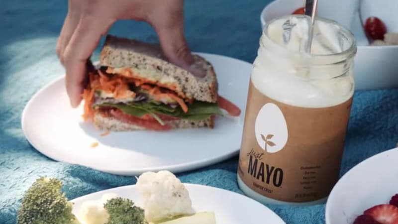 La mayonnaise sans oeufs et les autres produits qui réinventent notre manière de s'alimenter font peur aux géants de l'agroalimentaire. 
