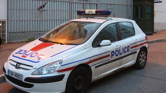 Les policiers sont intervenus alors que les gendarmes voulaient arrêter des braqueurs (illustration).