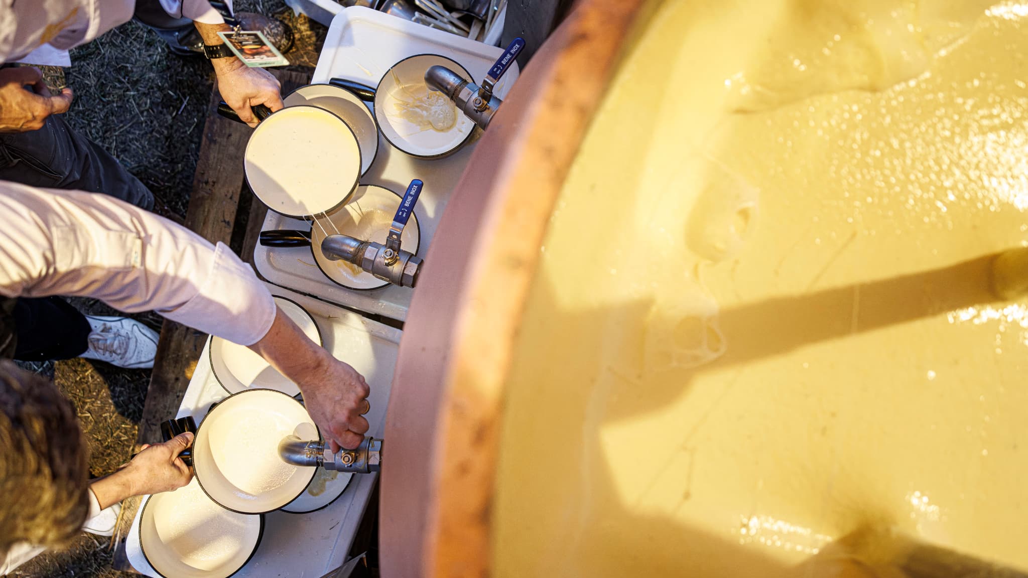 Des participants au record de la plus grande fondue au monde aux Rousses, dans le Jura, ce samedi 22 février 2025. Des participants au record de la plus grande fondue au monde aux Rousses, dans le Jura, ce samedi 22 février 2025.
