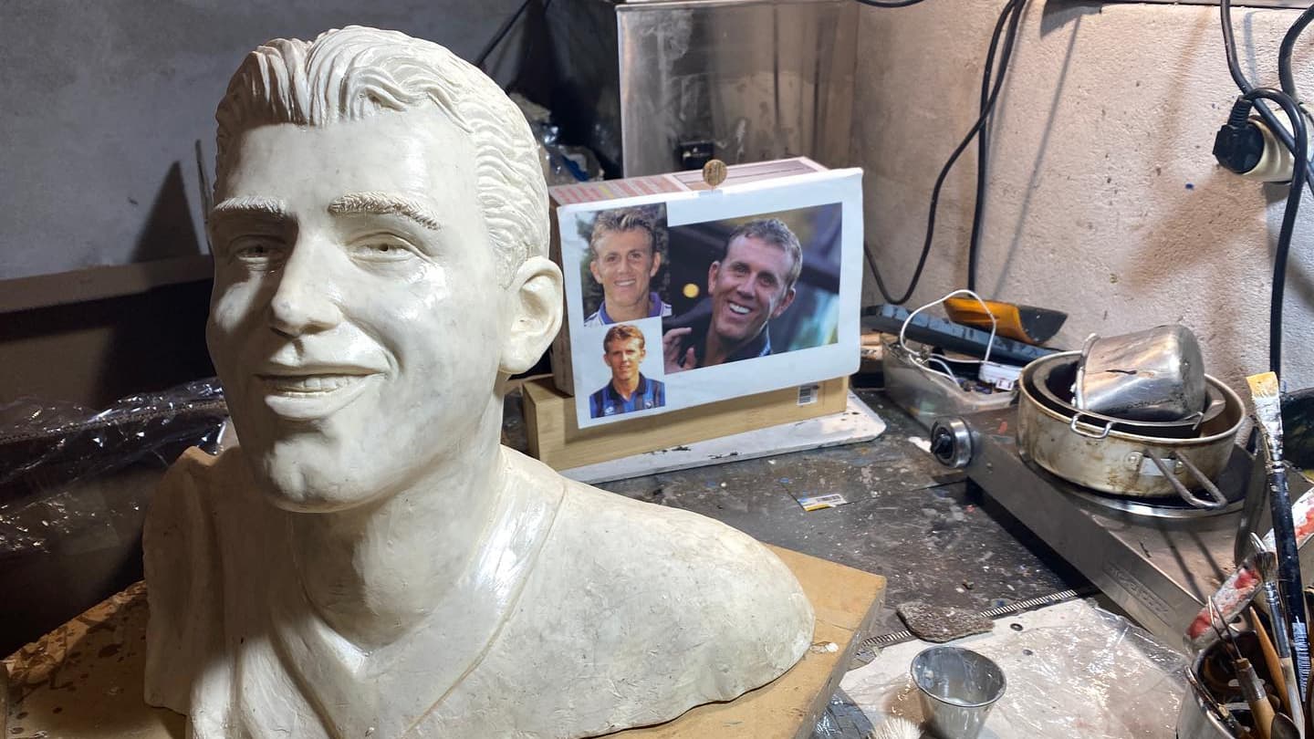 Le buste de Franck Sauzée, destiné à figurer sur la statue de Bernard Tapie Le buste de Franck Sauzée, destiné à figurer sur la statue de Bernard Tapie