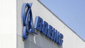 Le logo de Boeing à Renton le 20 avril 2020