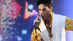 Prince sur la scène du Stade de France en 2011. 