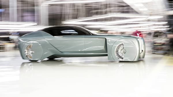 le patron de Rolls-Royce ne mise pas sur la technologie hybride rechargeable. le patron de Rolls-Royce ne mise pas sur la technologie hybride rechargeable.