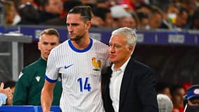 Adrien Rabiot avec Didier Deschamps avec l'équipe de France pendant l'Euro 2024, le 17 juin 2024