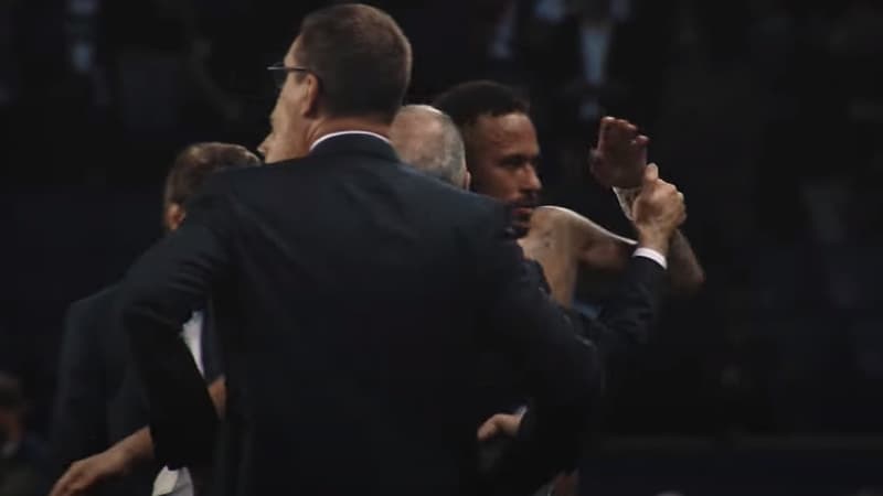 Neymar repousse Luis Campos apres PSG Juve extrait du film du match le 6 septembre 2022 1479912