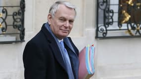 Jean-Marc Ayrault devant l'Elysée le 19 février 2014.