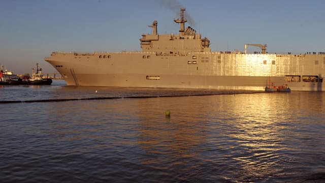 La livraison de premier navir Mistral est suspendue jusqu'à novembre.