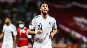 Ramy Bensebaini avec l'Algérie, à Yaoundé le 25 mars 2022
