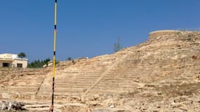 L'existence de ce théâtre vieux de plus de 2.000 ans a été révélé au monde le 6 novembre 2015.