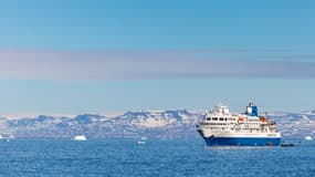 Le navire de croisière Sea Venture arrive à Ilulissat, dans l'ouest du Groenland, le 28 juin 2022.