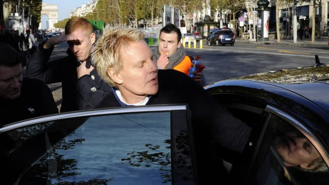La marque américaine de vêtements Abercrombie & Fitch se sépare de son controversé PDG, Mike Jeffries.
