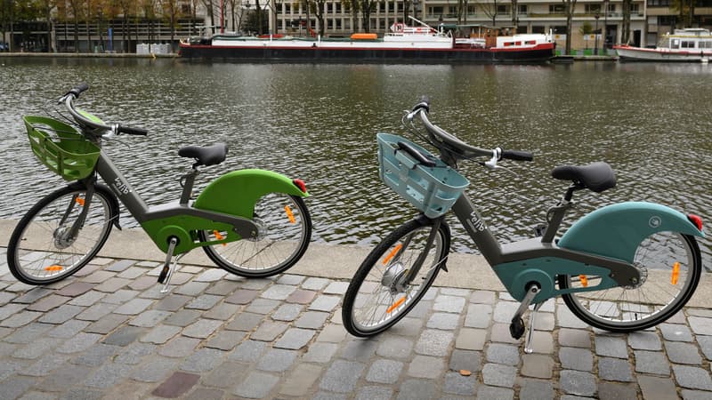 Le nouveau Vélib' va être décliné en deux modèles: un vélo vert mécanique et un vélo bleu électrique.
