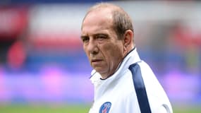 Jean-Louis Gasset lorsqu'il était assistant au PSG, le 16/04/2016 lors d'un match de Ligue 1 contre Caen
